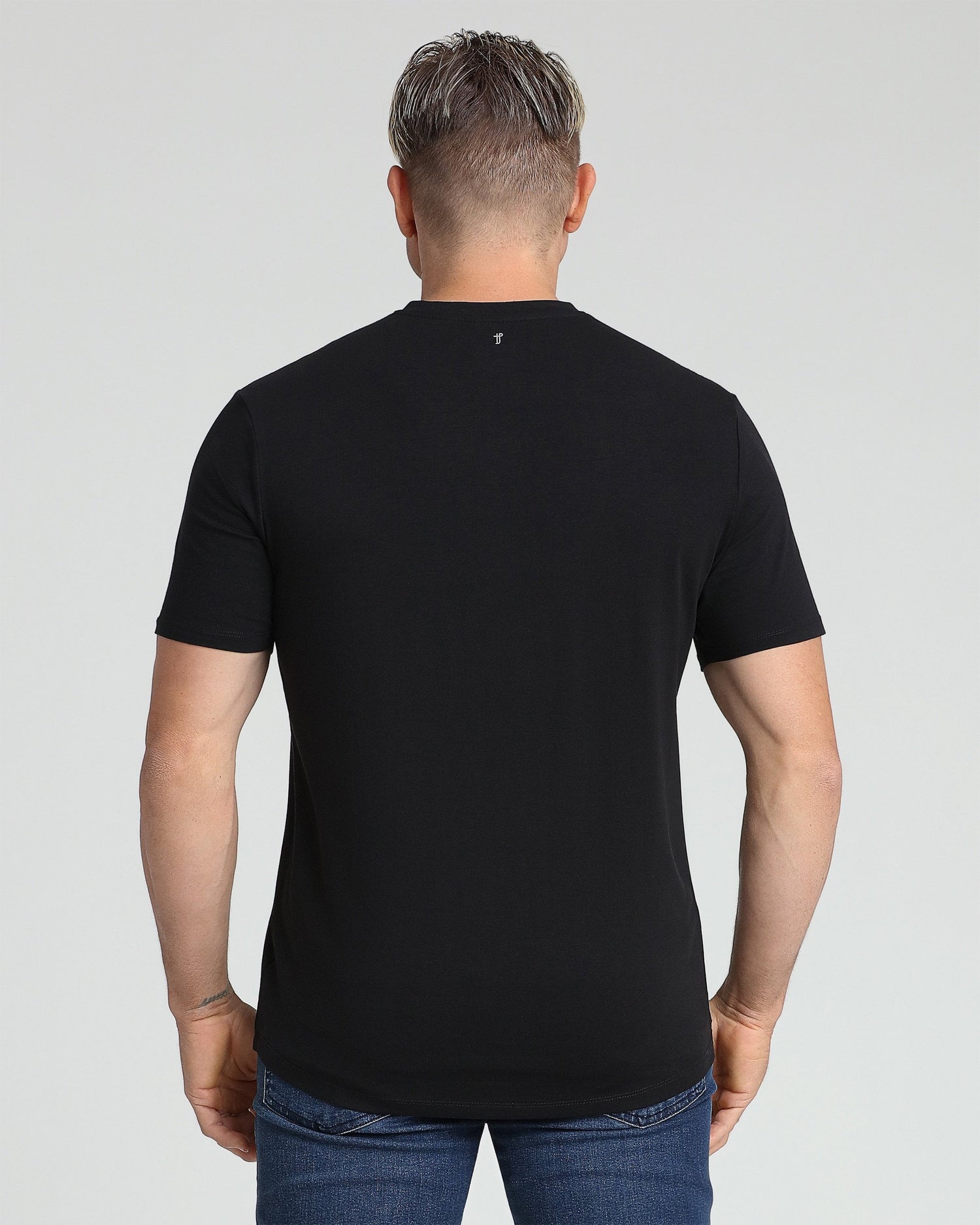 Organic V-Neck T-Shirt / Black