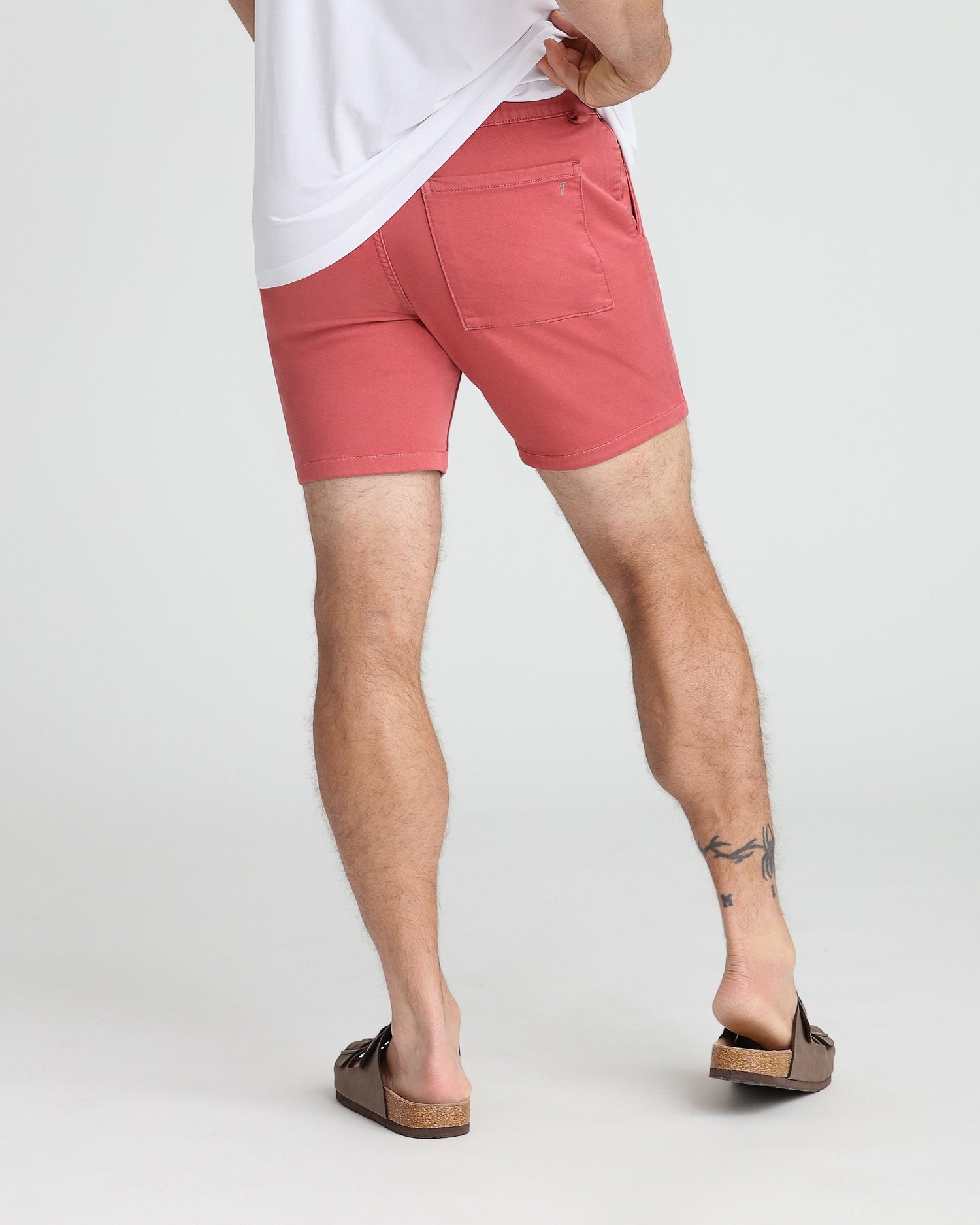 Everyday Comfort Shorts (Slim Fit) / Nantucket Red