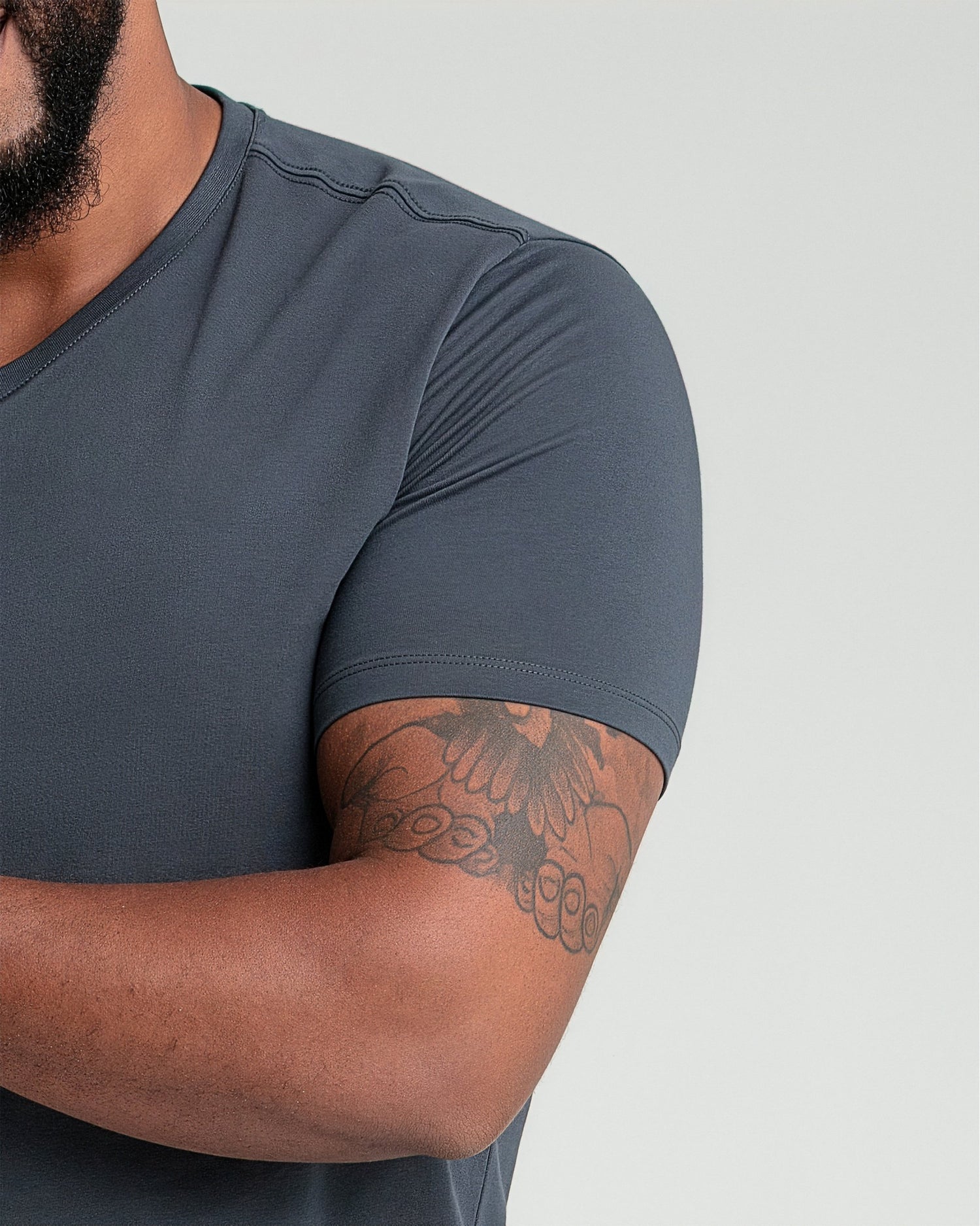 Organic V-Neck T-Shirt / Steel