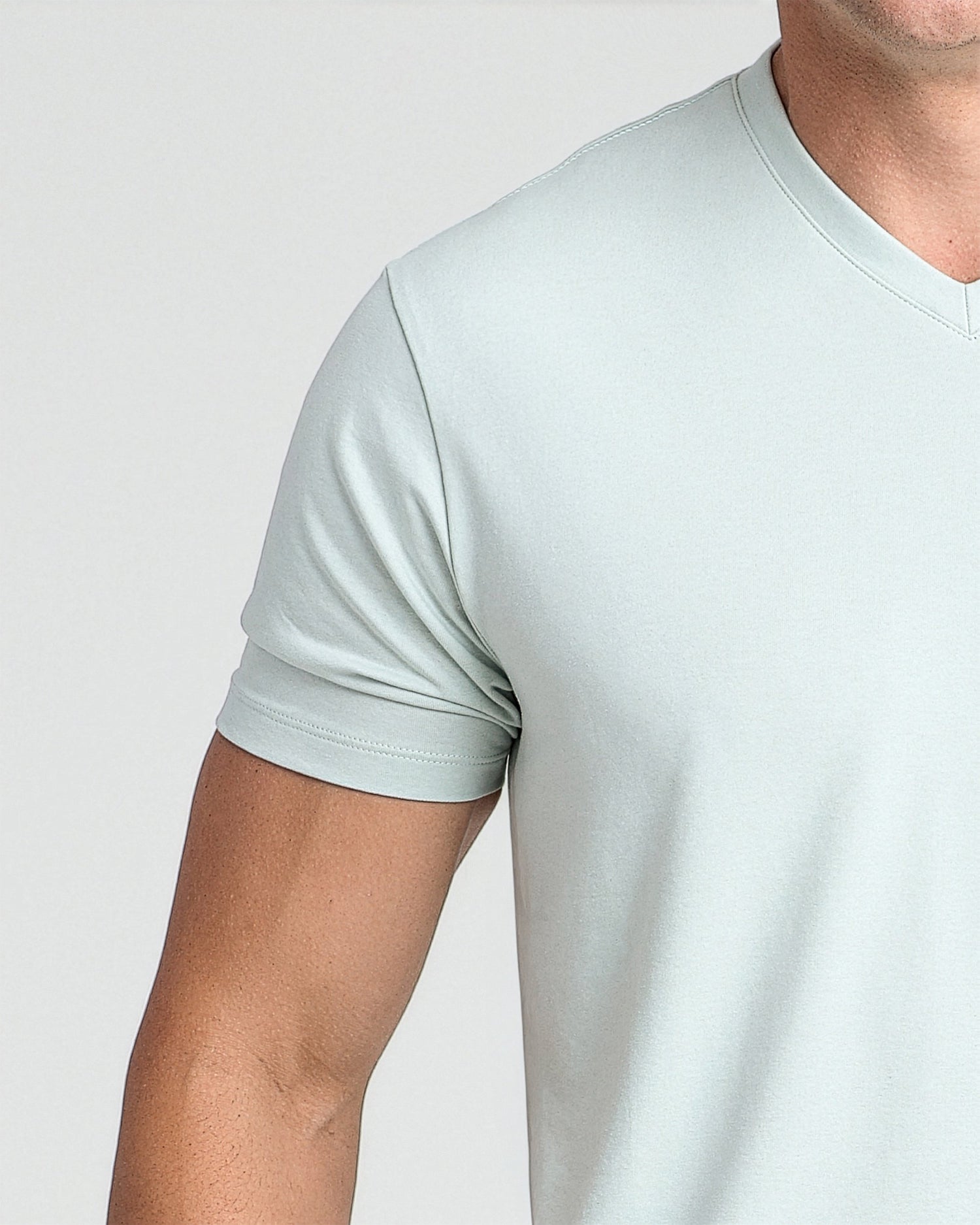 Organic V-Neck T-Shirt / Mint