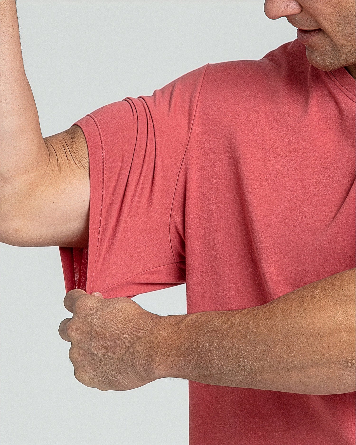 Organic V-Neck T-Shirt / Nantucket Red