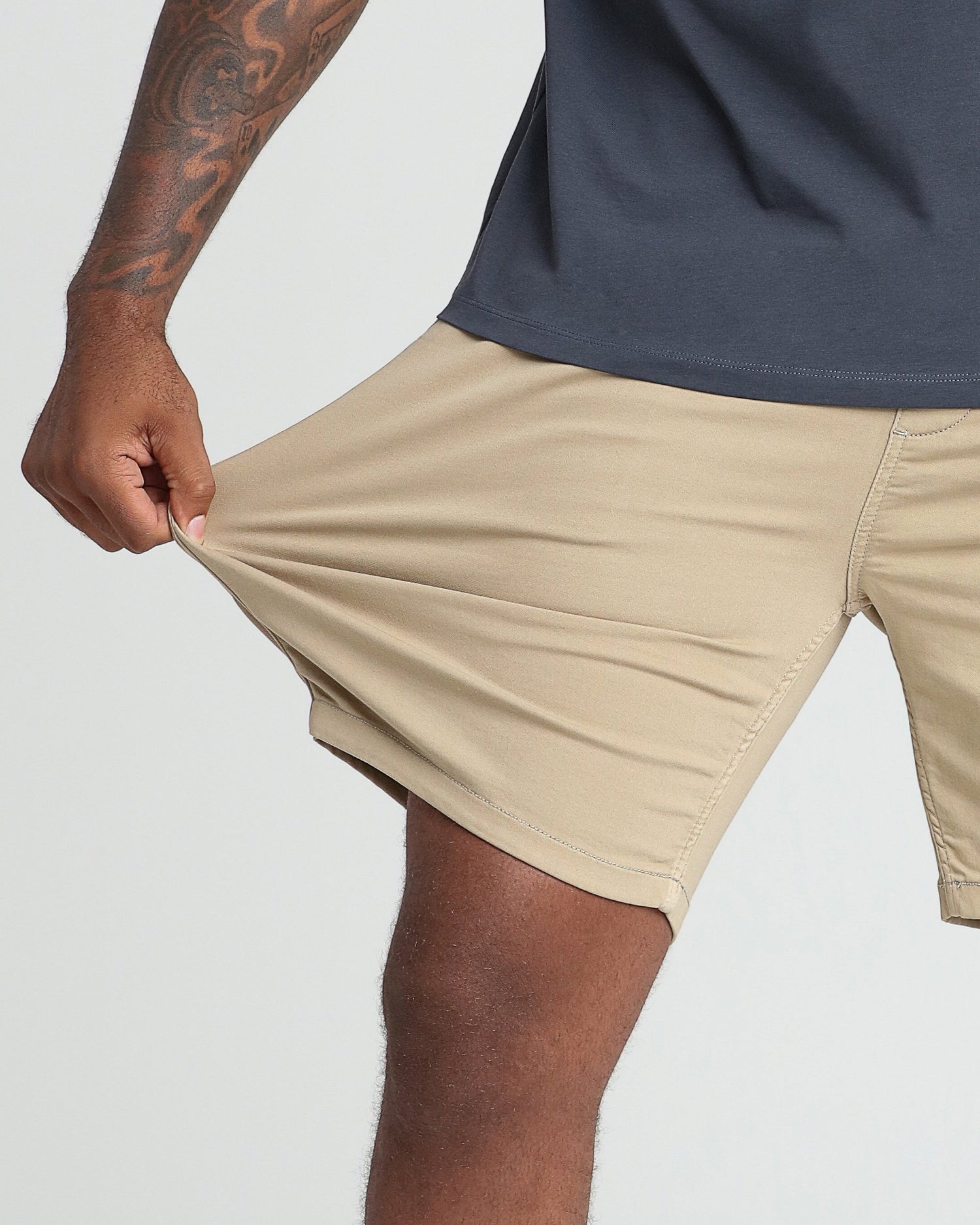 Everyday Comfort Shorts (Athletic Fit) / Light Khaki
