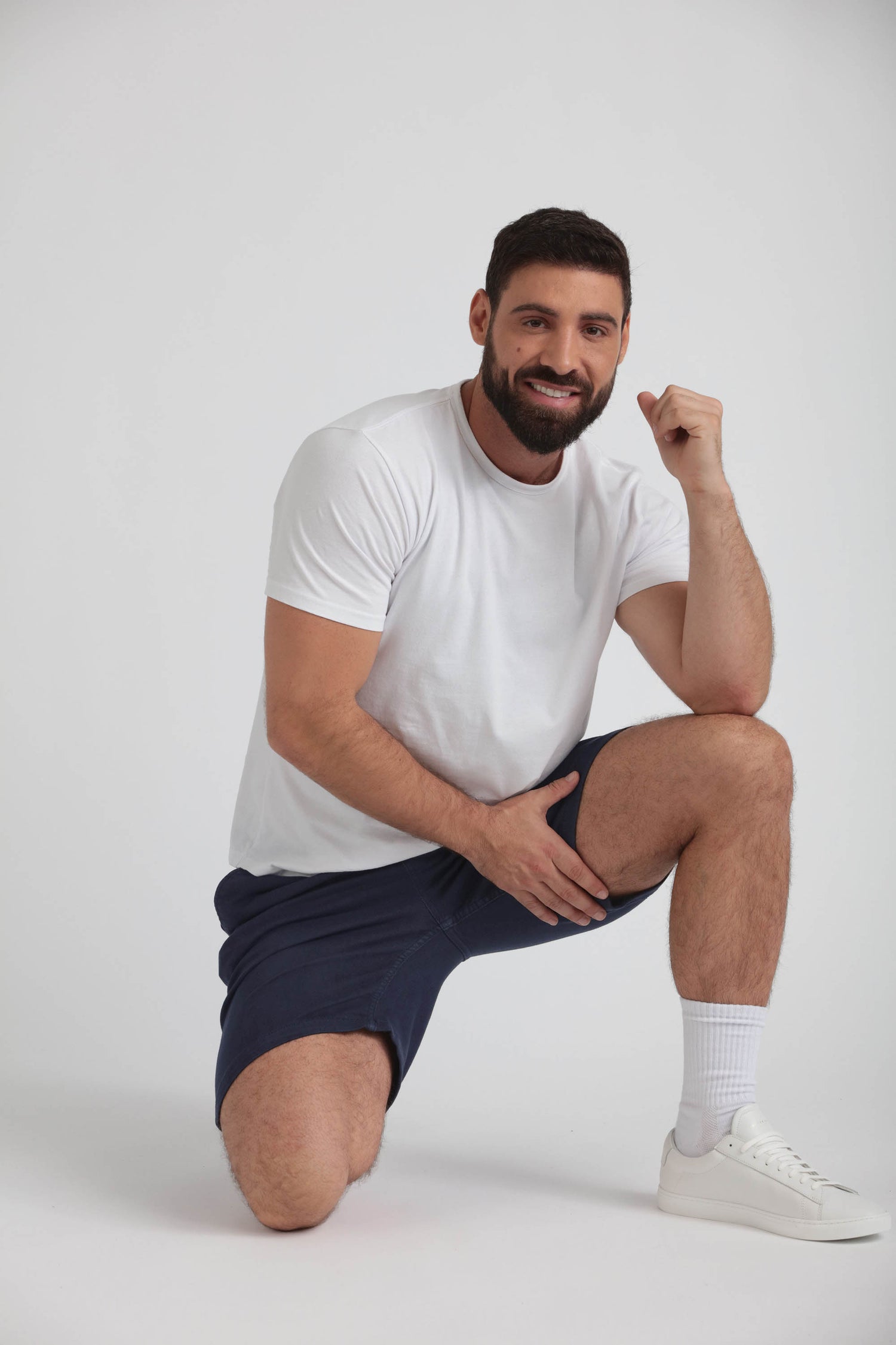 Everyday Comfort Shorts (Athletic Fit) / Light Khaki & Navy