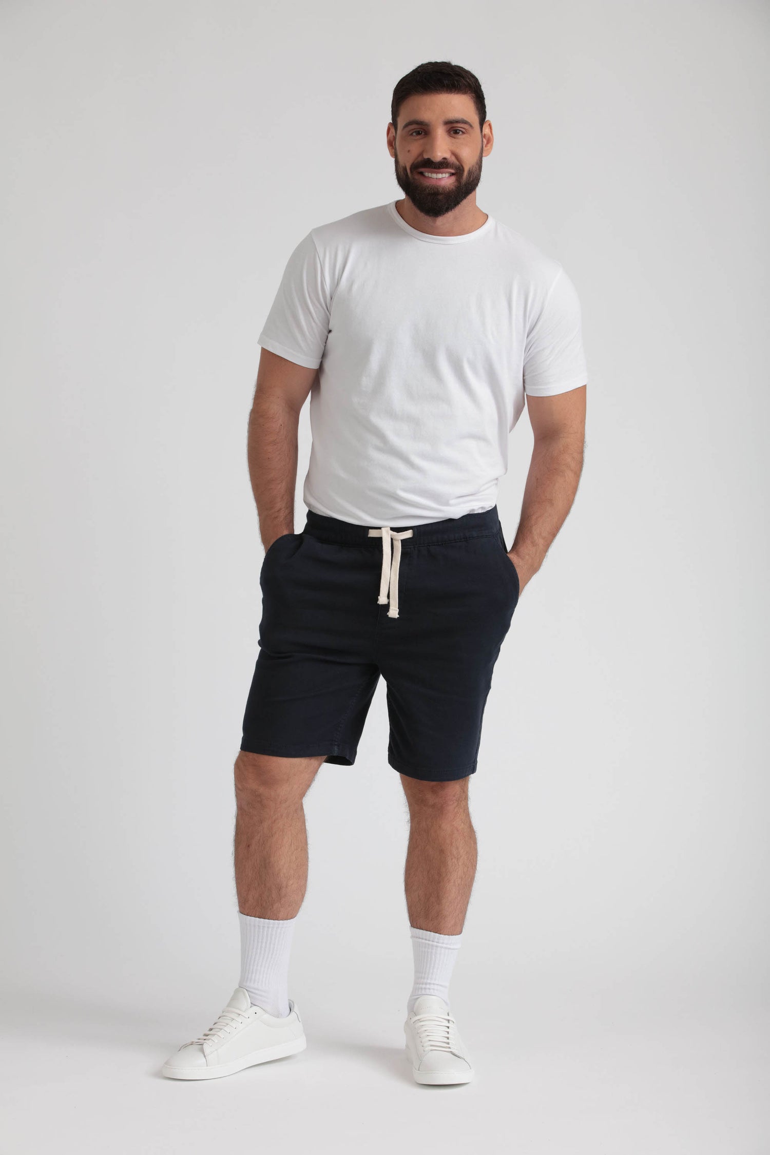 Everyday Comfort Shorts (Athletic Fit) / Light Khaki & Navy
