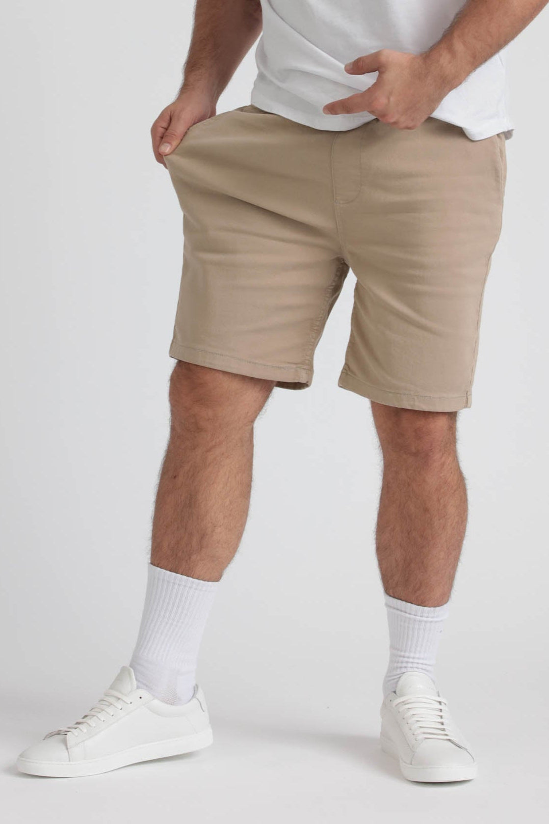 Everyday Comfort Shorts (Athletic Fit) / Light Khaki