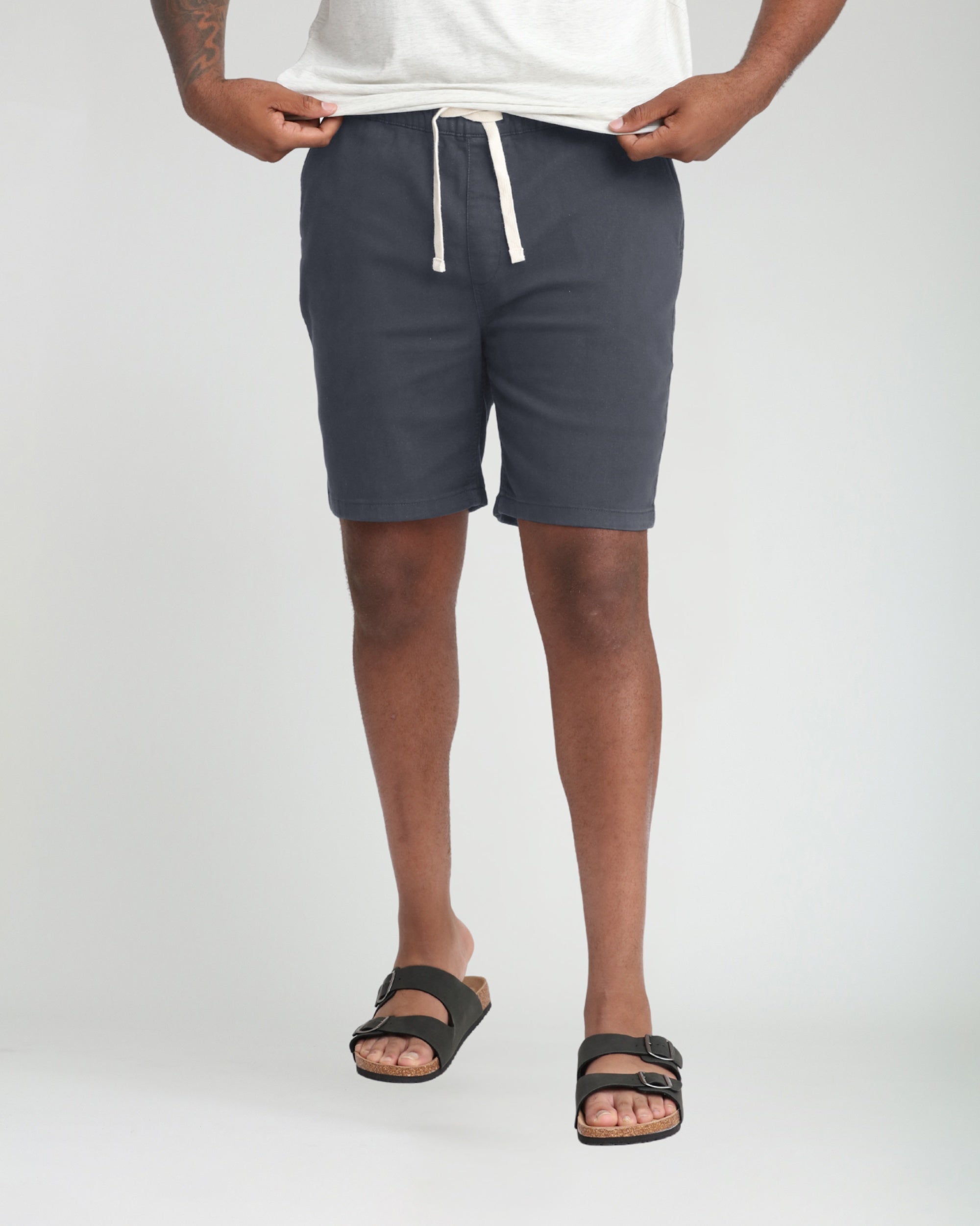 Athletic Fit Denkhaki™ Comfort Shorts / Slate | The Perfect Jean