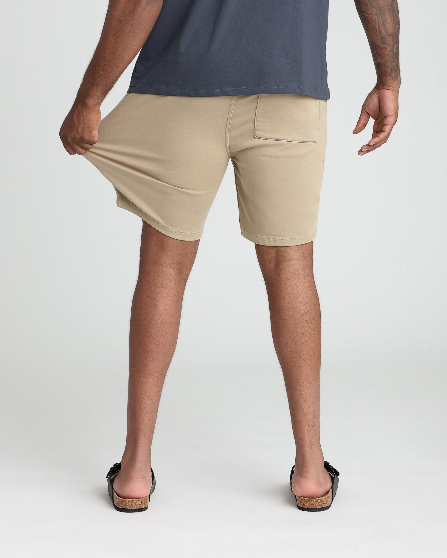 Everyday Comfort Shorts (Athletic Fit) / Light Khaki
