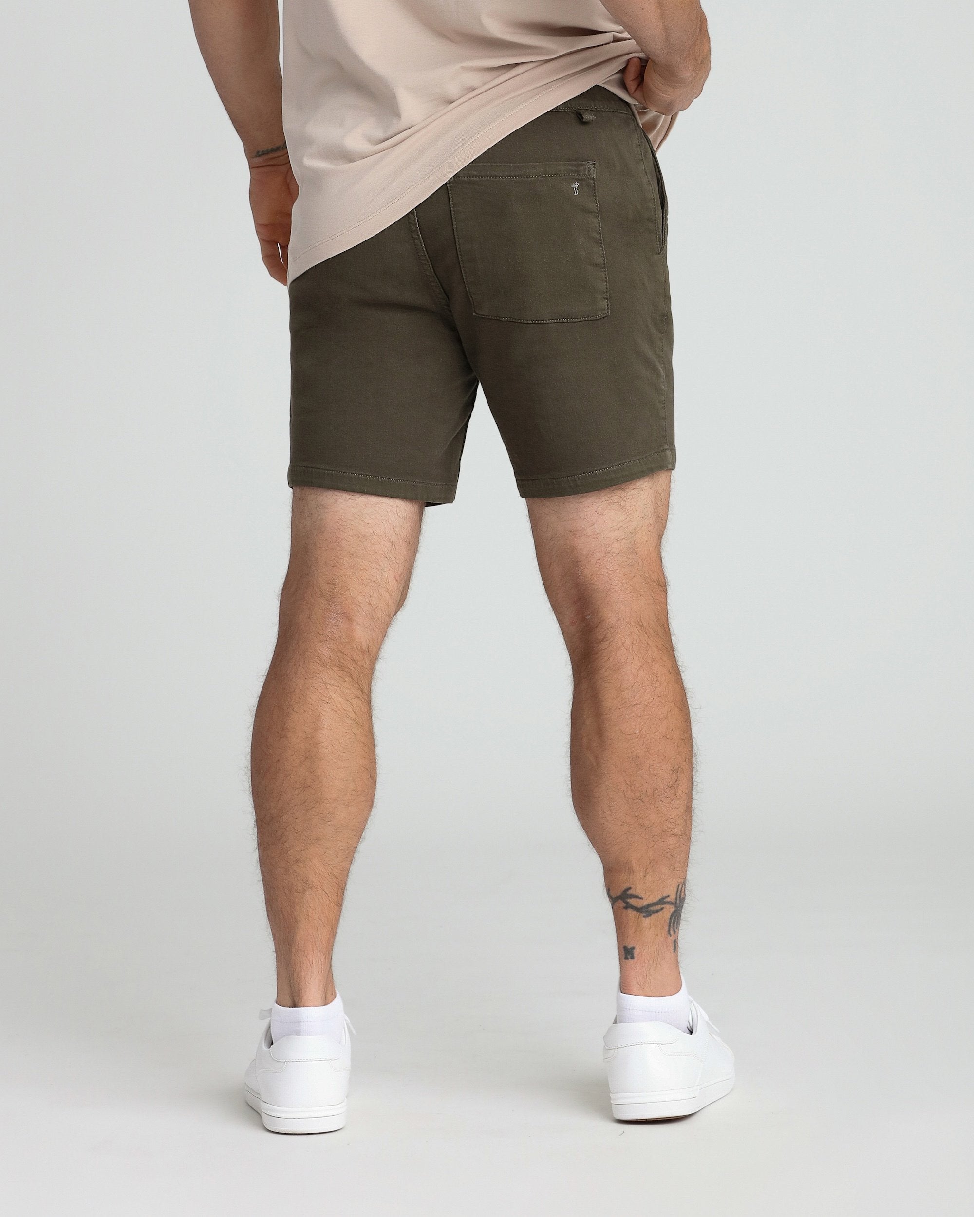 Slim Fit Denkhaki™ Comfort Shorts / Soldier Olive | The Perfect Jean