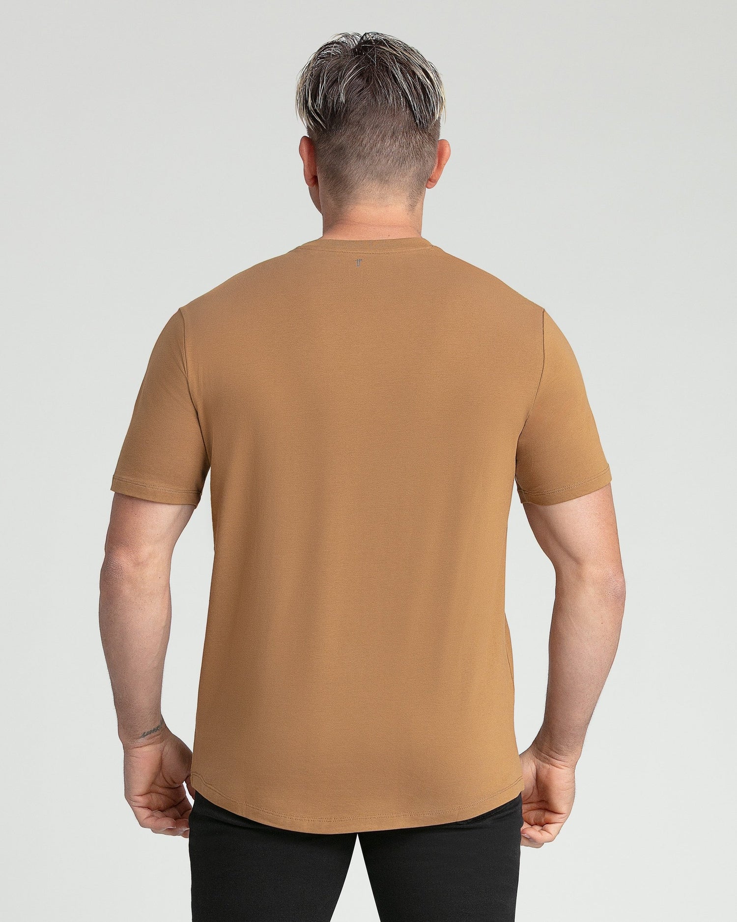 Organic V-Neck T-Shirt / Tobacco