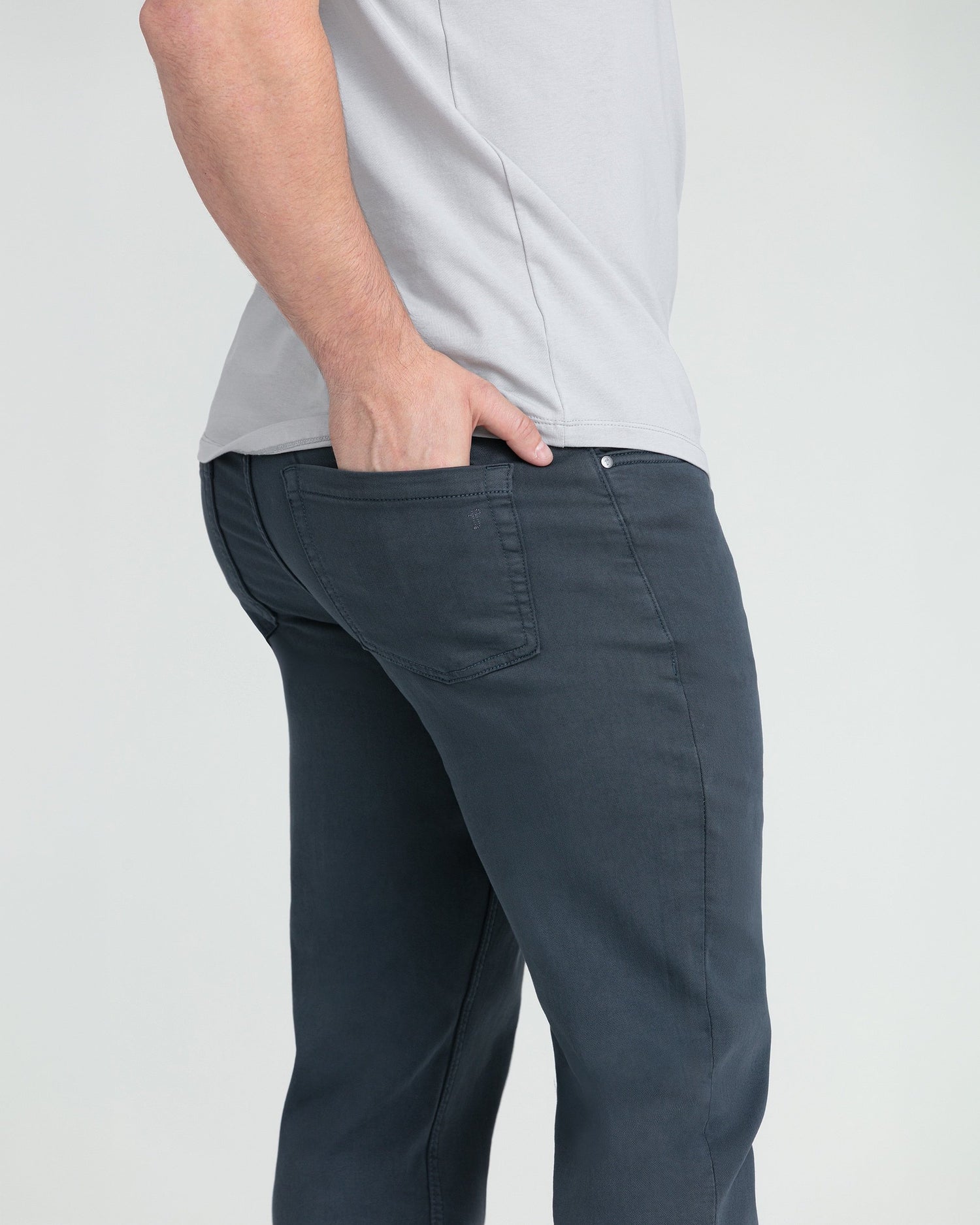 Athletic Fit / Denkhaki™ Slate