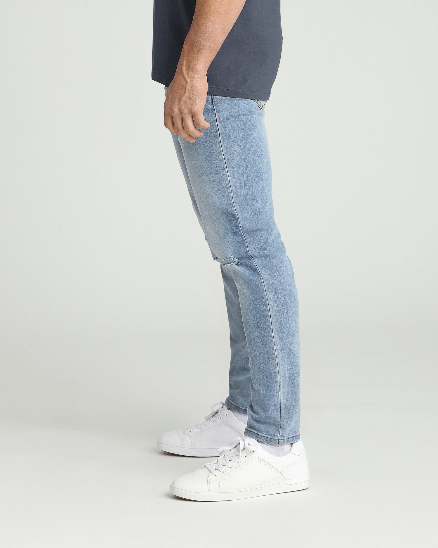 Athletic Fit / Ice (Ripped - Light Tint)