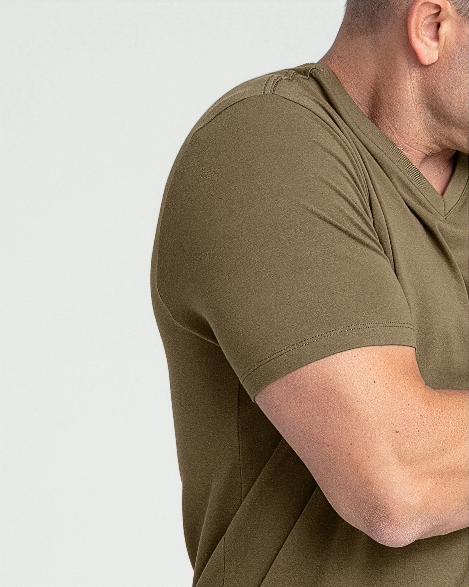 Organic V-Neck T-Shirt / Military Olive