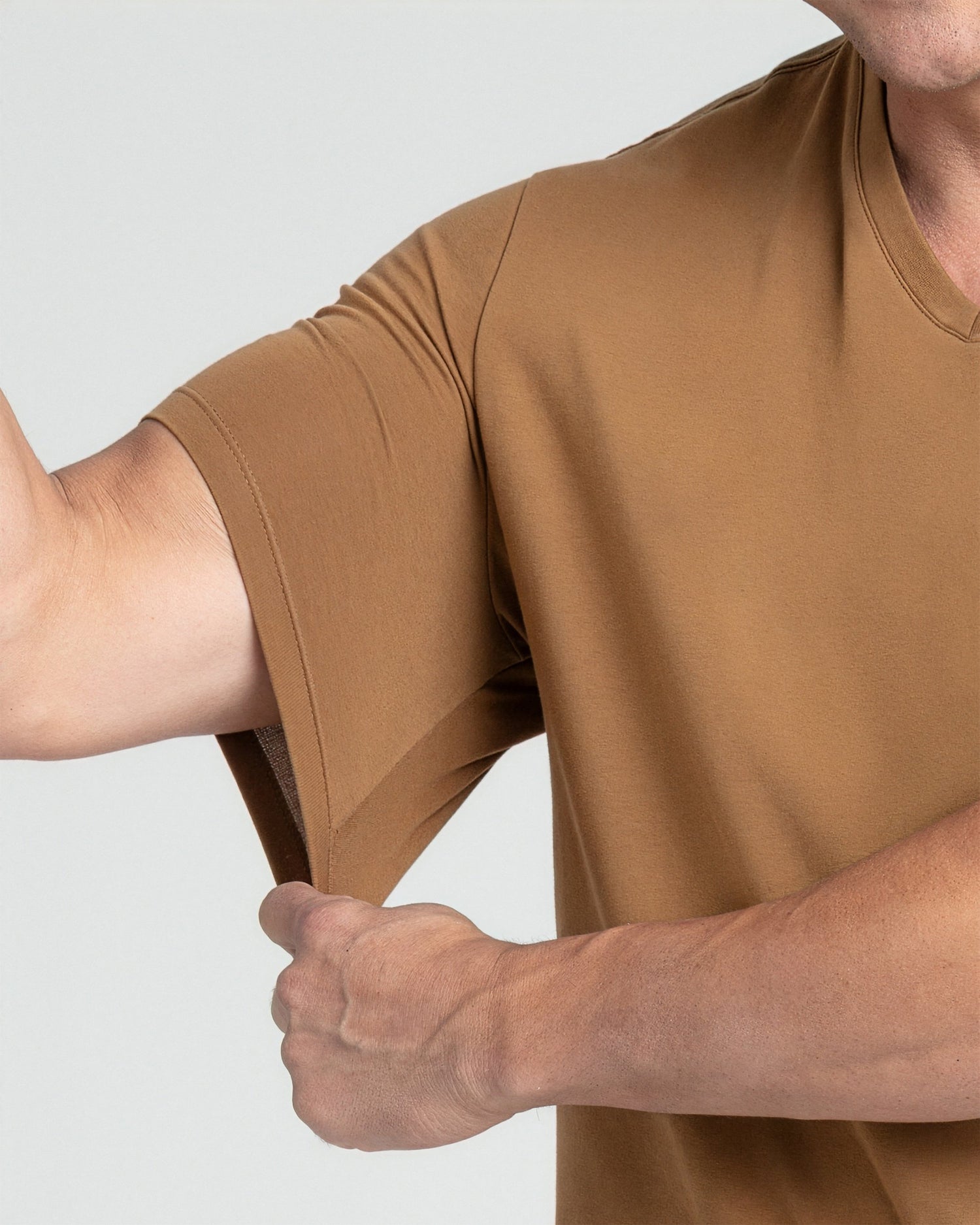 Organic V-Neck T-Shirt / Tobacco