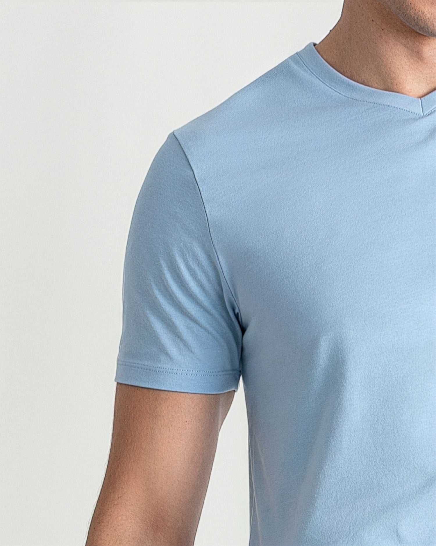 Organic V-Neck T-Shirt / Light Blue