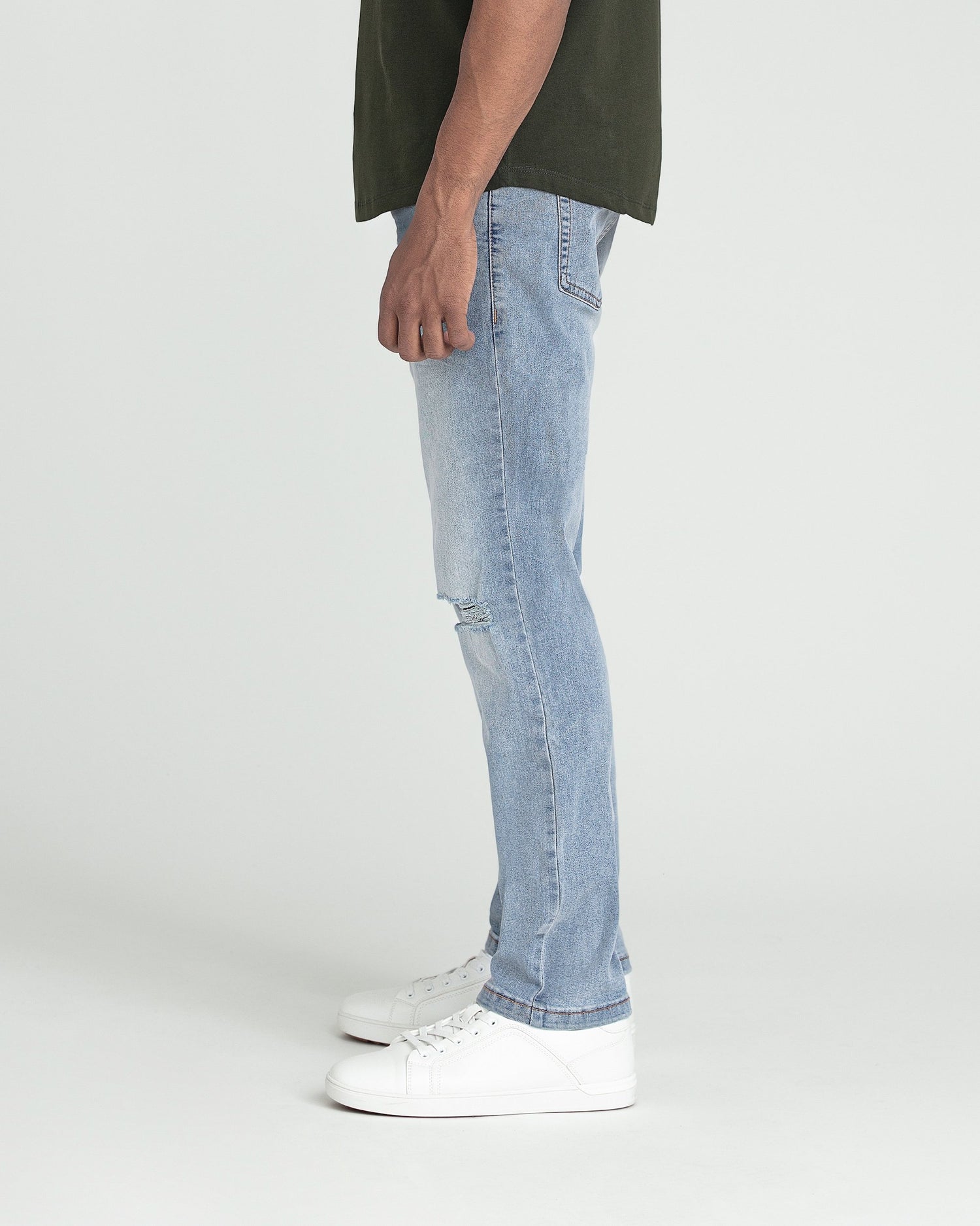 Slim Fit / Ice (Ripped - Light Tint)