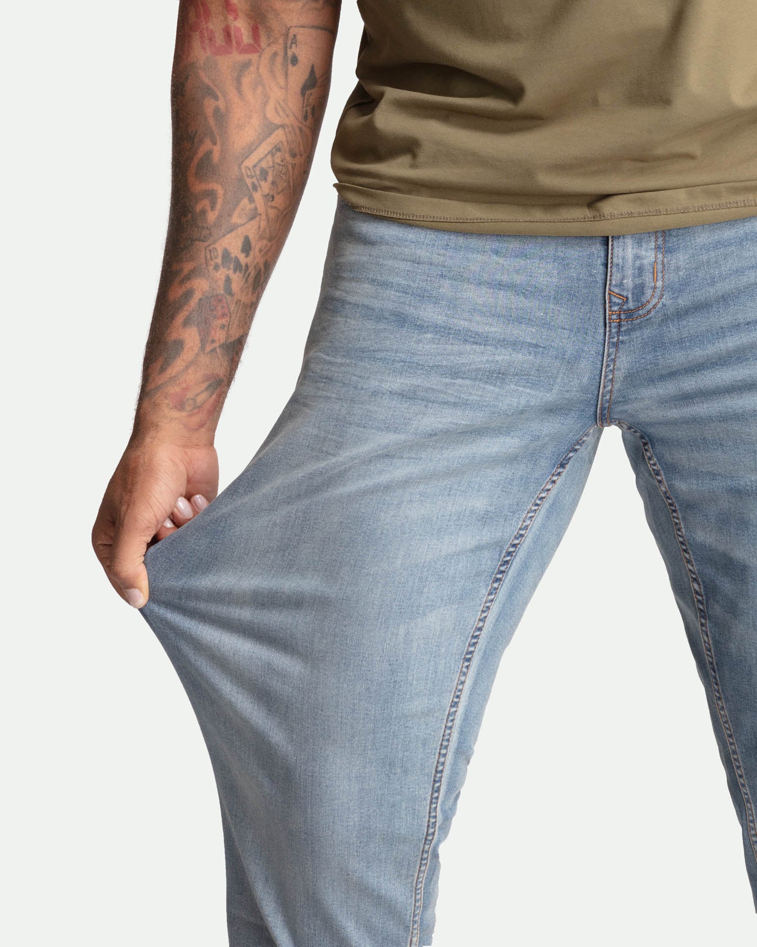 Athletic Fit / Sky (Light Blue)