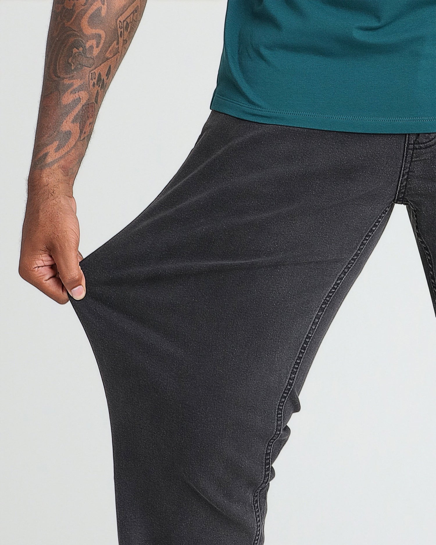 Athletic Fit / Steel (Faded Black)