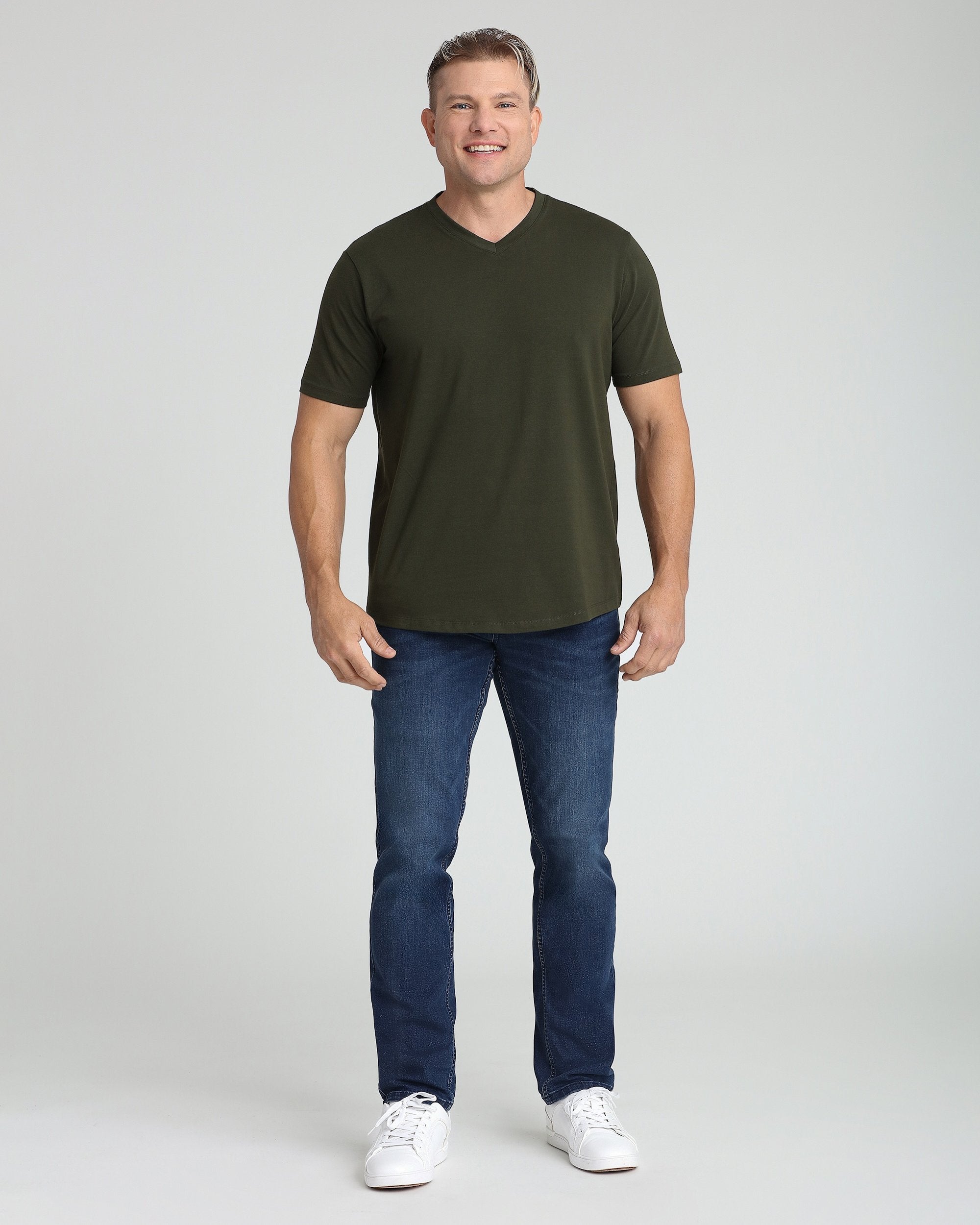 V-Neck / Olive T-Shirt | The Perfect Jean