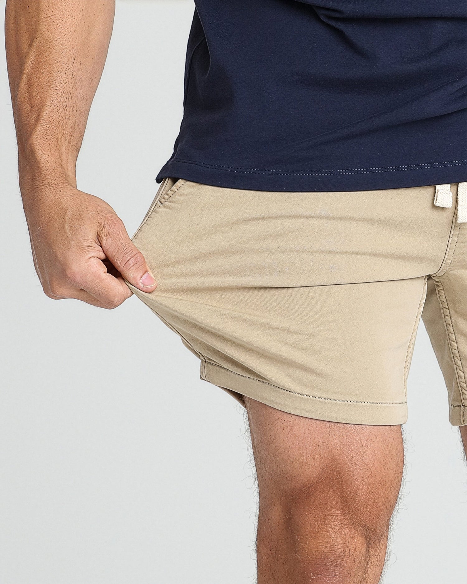 Everyday Comfort Shorts (Slim Fit) / Light Khaki