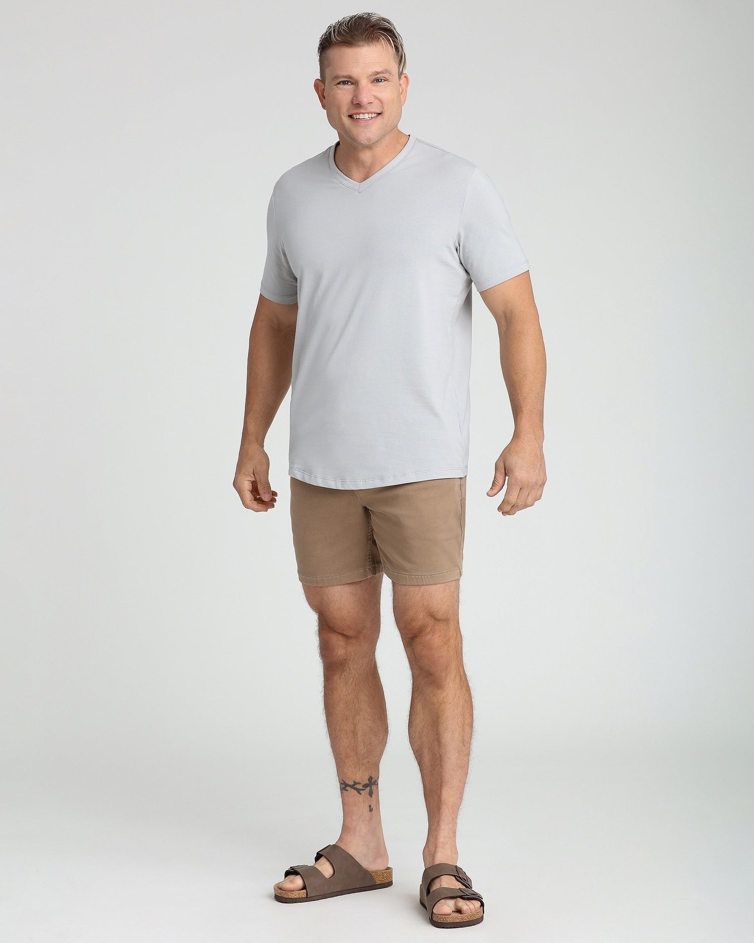 Organic V-Neck T-Shirt / Light Grey