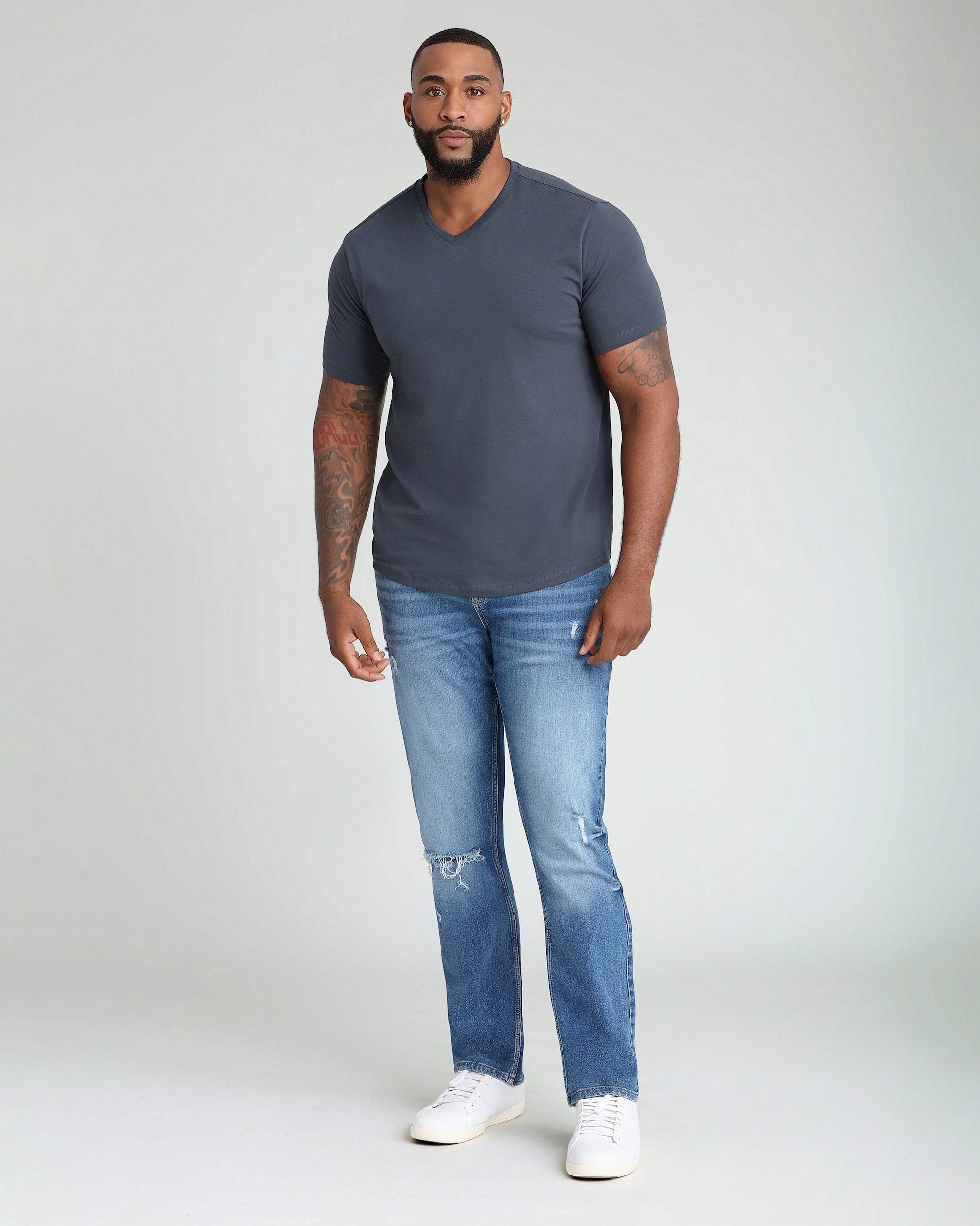 Organic V-Neck T-Shirt / Steel | The Perfect Jean