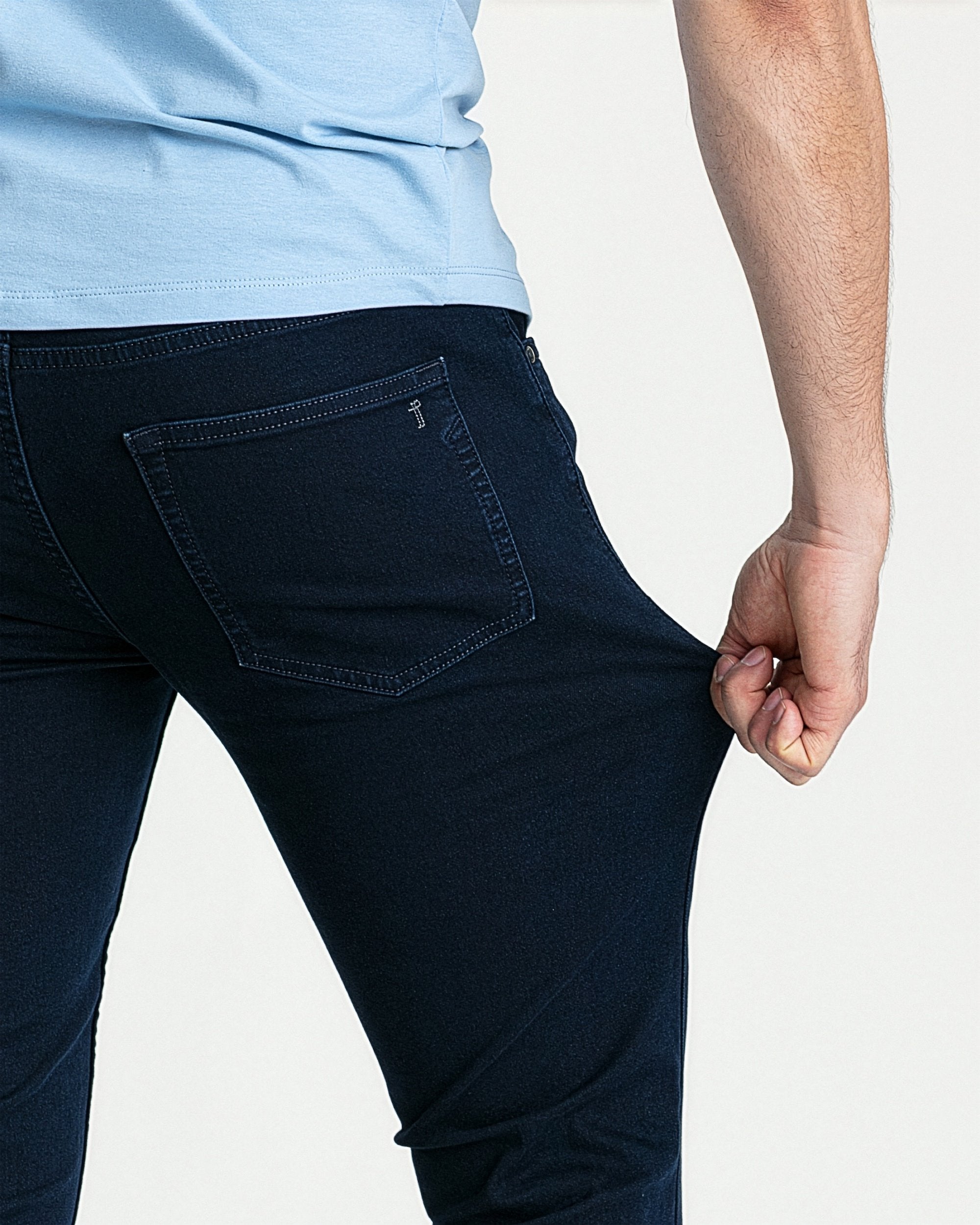 Skinny Fit / Submarine Dark Wash | The Perfect Jean