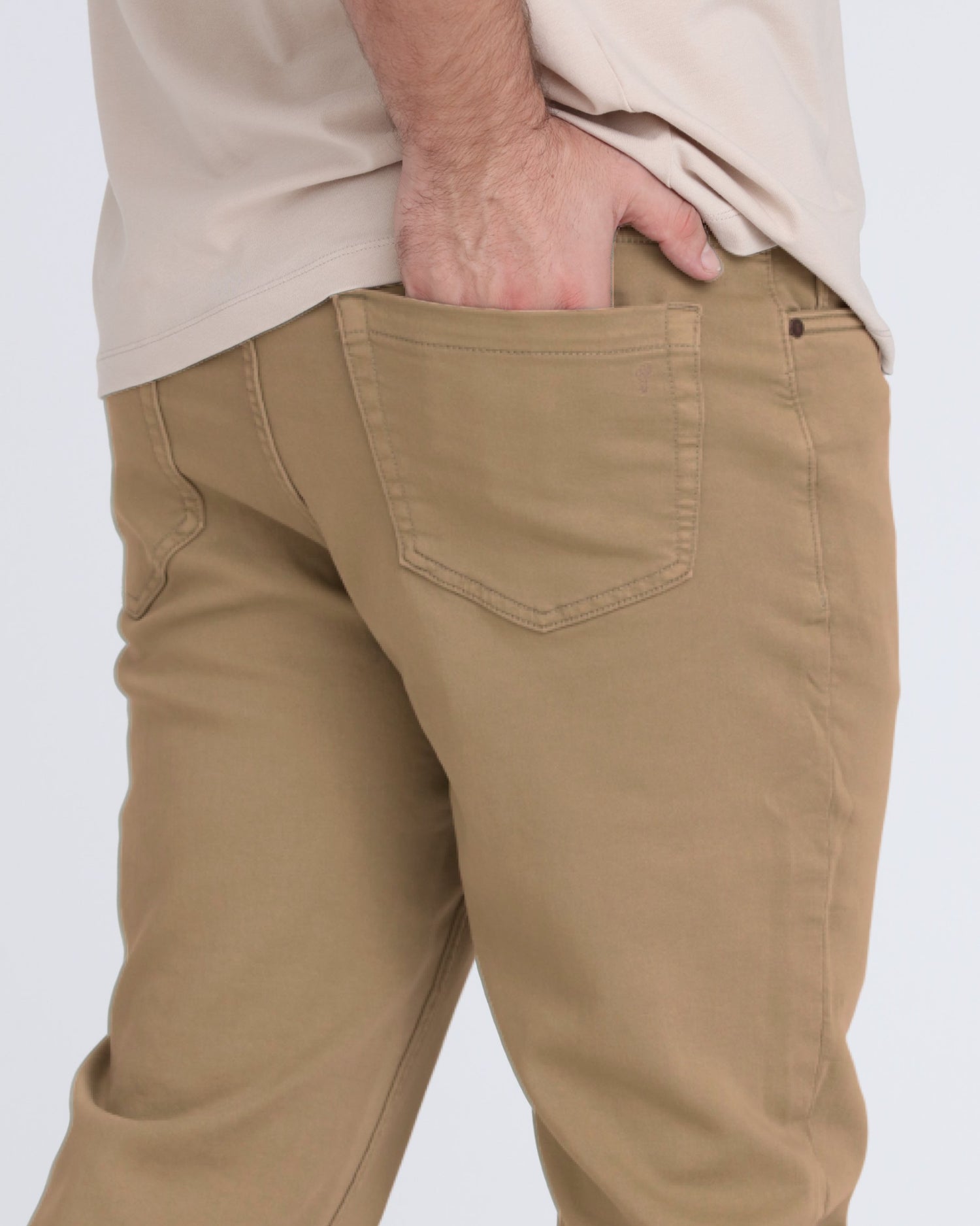 Athletic Fit / Denkhaki™ Dark (Dark Khaki)