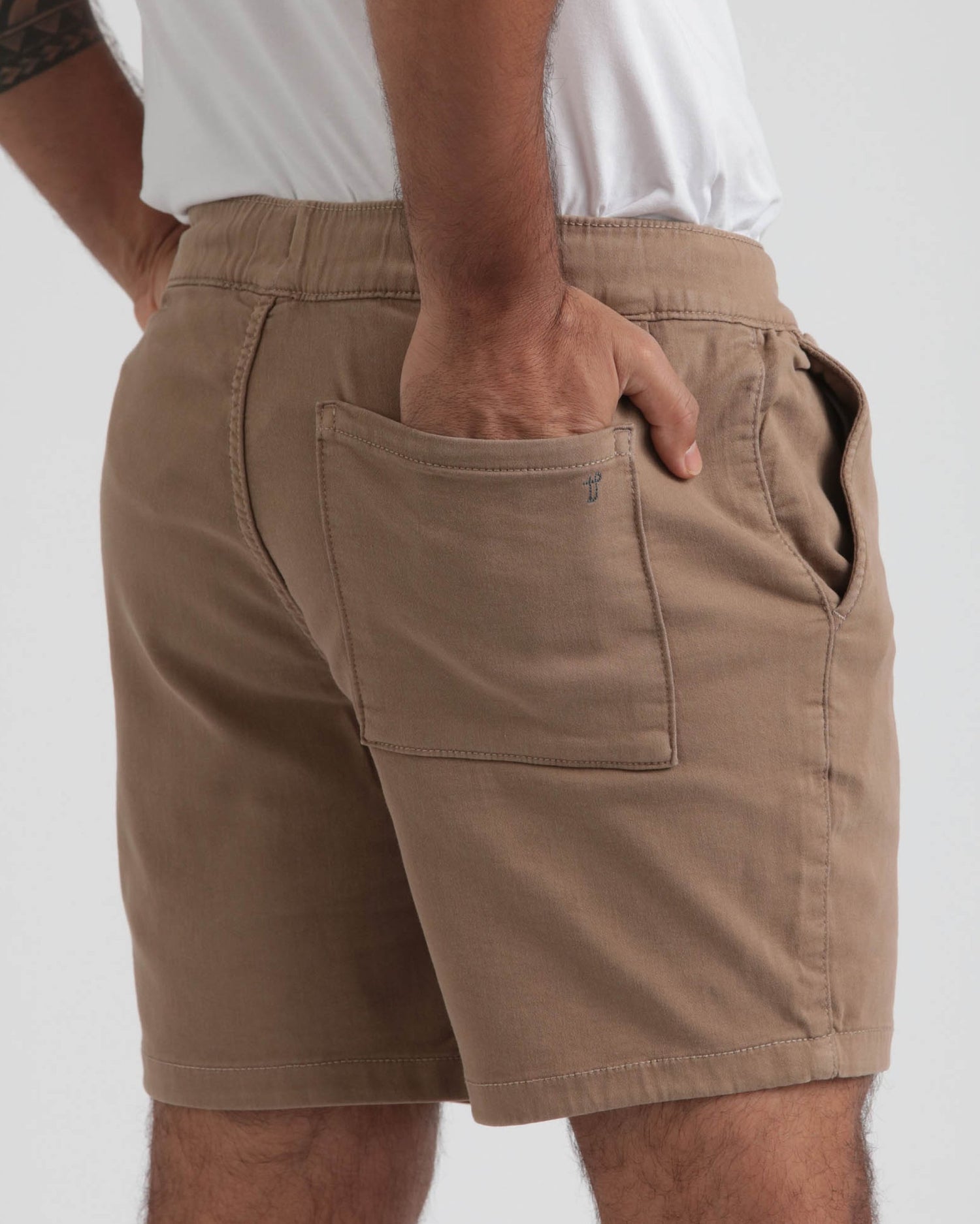 Everyday Comfort Shorts (Athletic Fit) / Dark Khaki