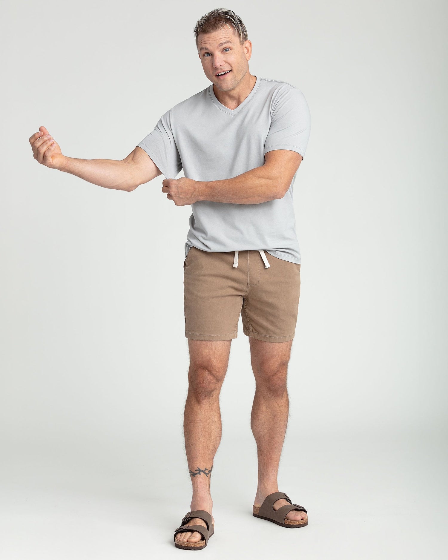 Organic V-Neck T-Shirt / Light Grey