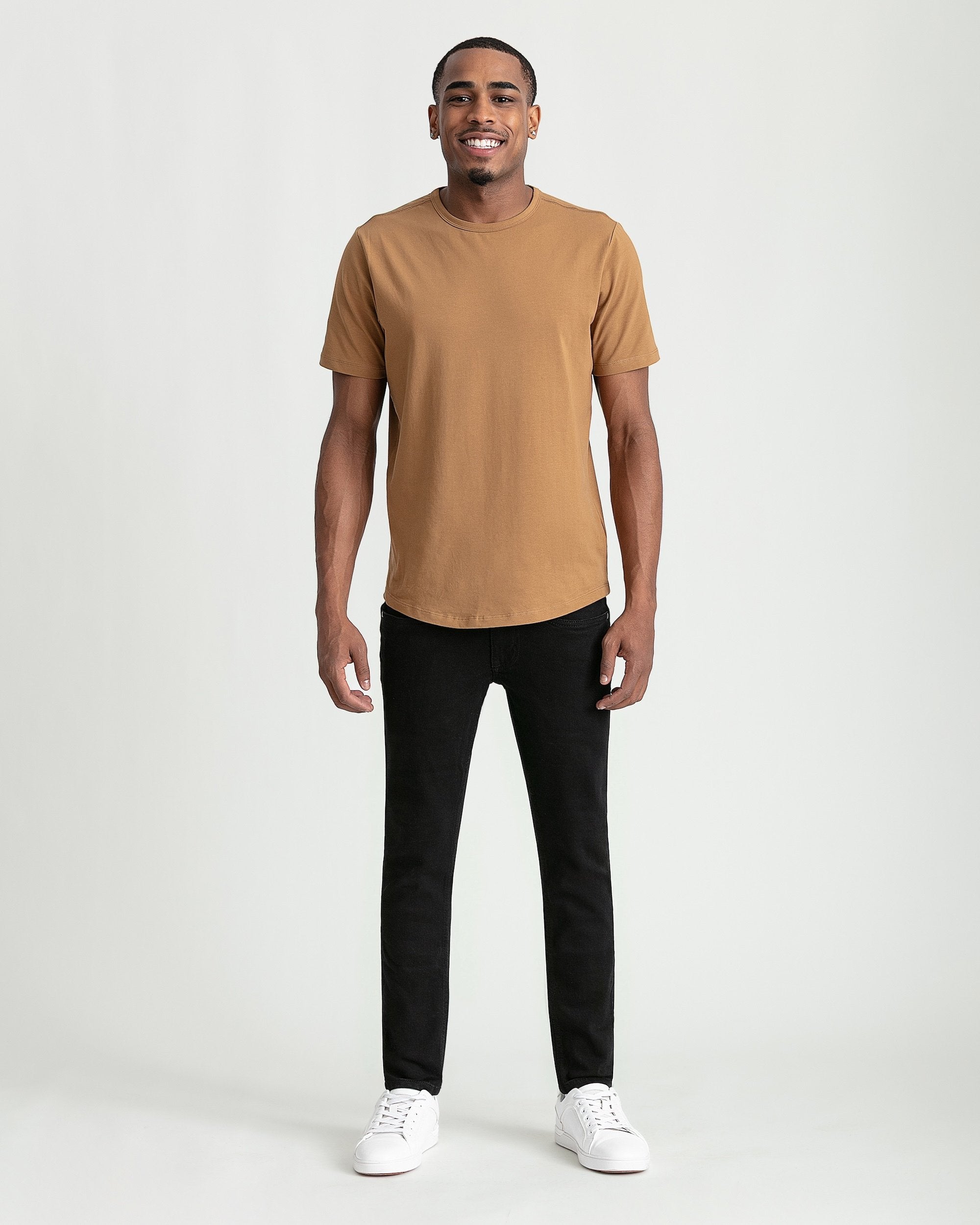 しあ The Iconic Relaxed Skinny – Just Black Denim
