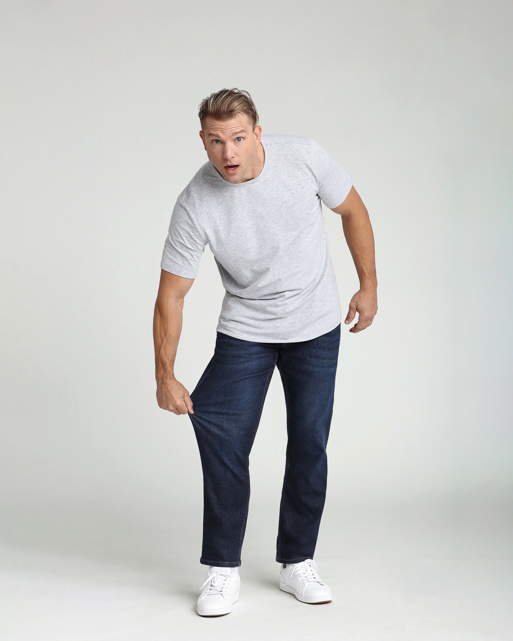 Athletic Fit - Performance Jeans in Dark Blue | The Perfect Jean