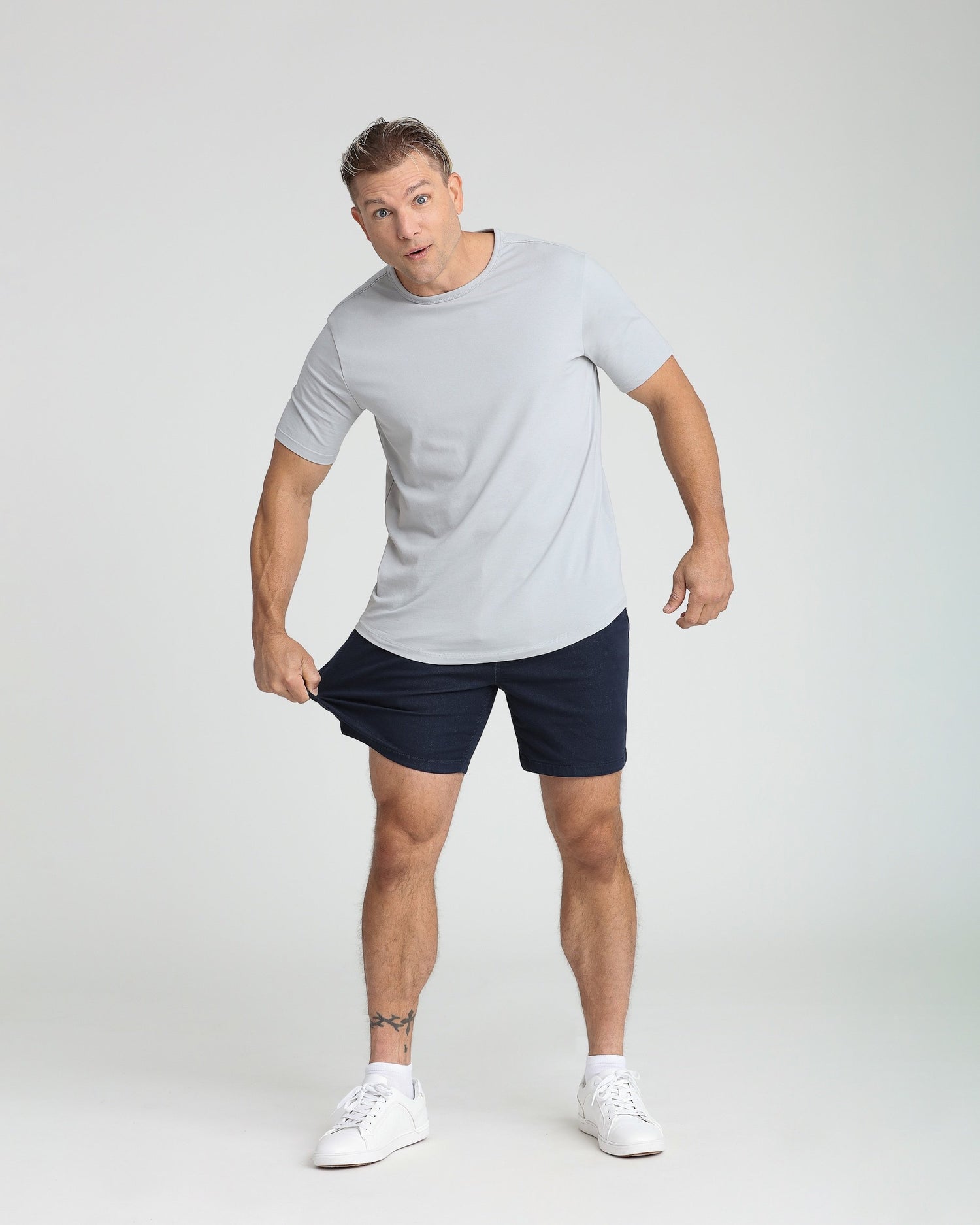 Everyday Comfort Shorts (Slim Fit) / Navy