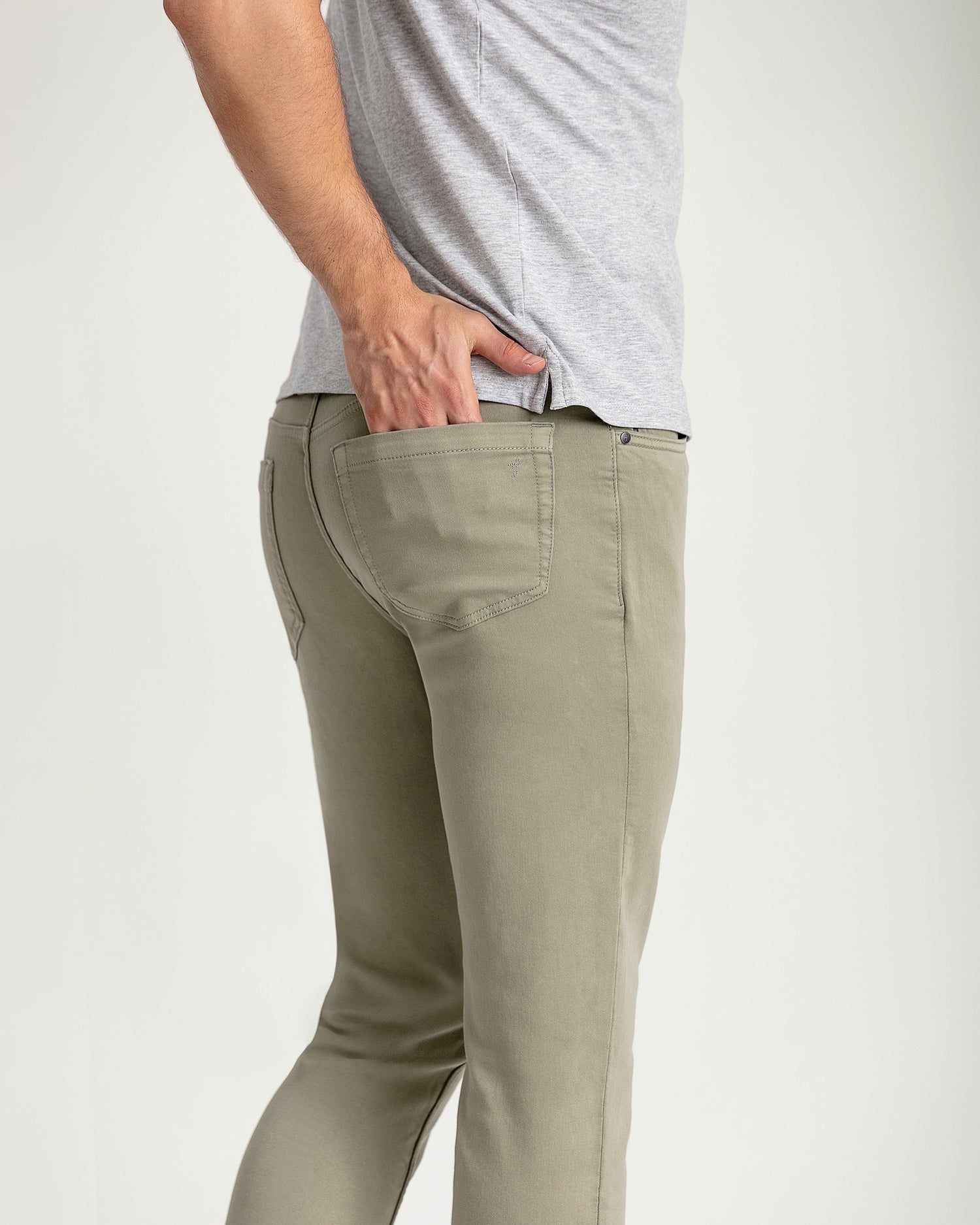 Slim Fit / Denkhaki™ Sage (Light Green)