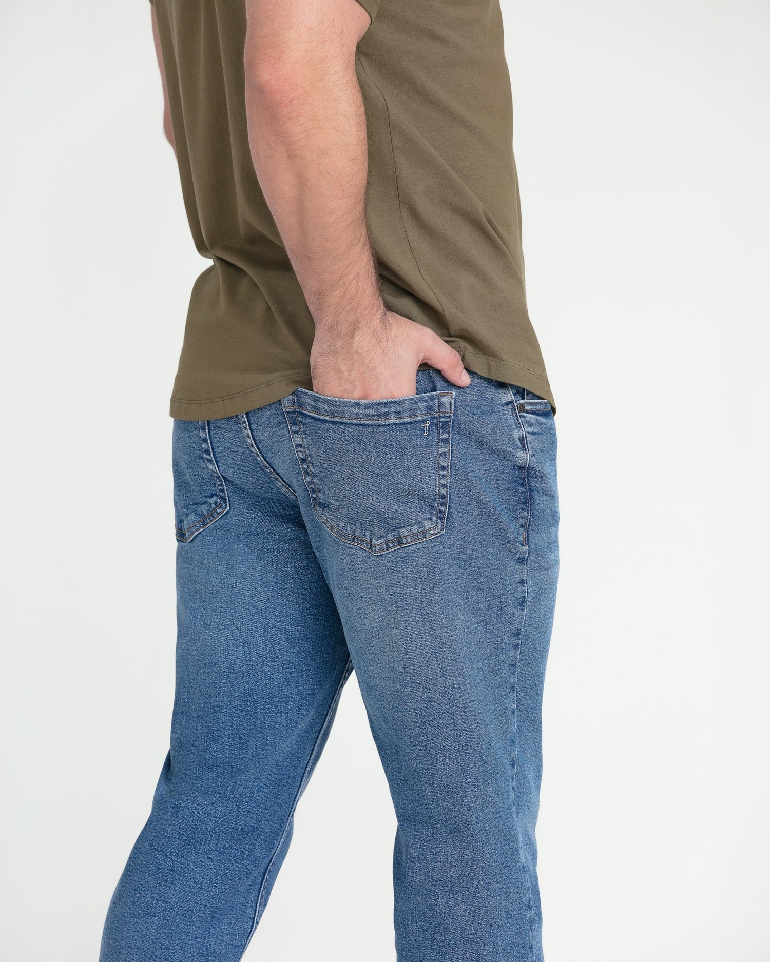 Athletic Fit / Stream  (Med Blue)